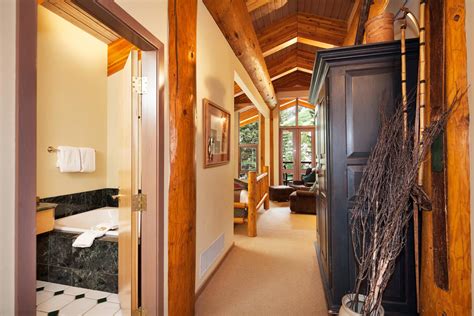 View Our Photo Gallery Moraine Lake Lodge In Banff