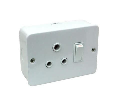 Single Industrial Switched Socket White Makro