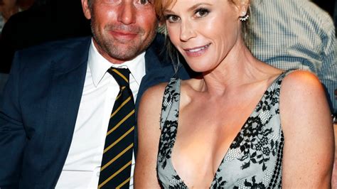 Julie Bowen And Husband Scott Phillips Are Too Tired To Divorce