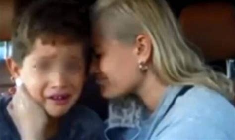 Madre Youtuber Obliga A Su Hijo A Llorar Para Conseguir Más Seguidores