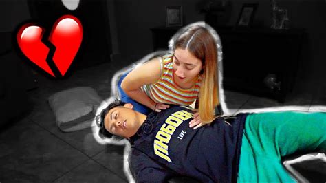 I Passed Out Prank On Girlfriend She Freaks Out Youtube
