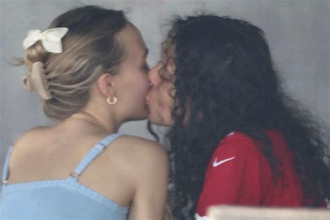 Lily Rose Depp And Girlfriend 070 Shake Share A Kiss Over Lunch In Los Angeles Photo