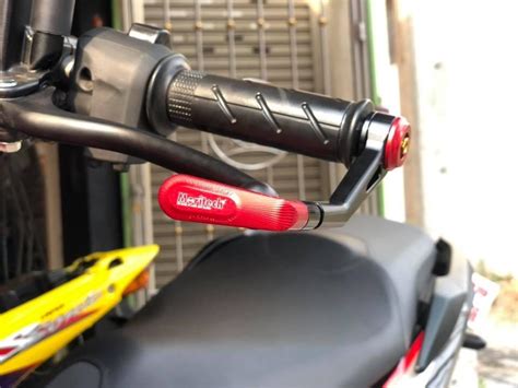 Which one is a better bike? Moritech Singapore Honda CB125R CB150R CB300R ADV 150 300 ...