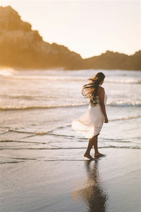 Girl On The Beach Pictures Download Free Images On Unsplash