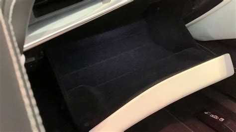 2020 Corvette C8 Glove Box Opening And Closing Youtube