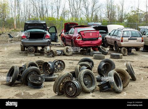 Vehicle salvage yard hi-res stock photography and images - Alamy
