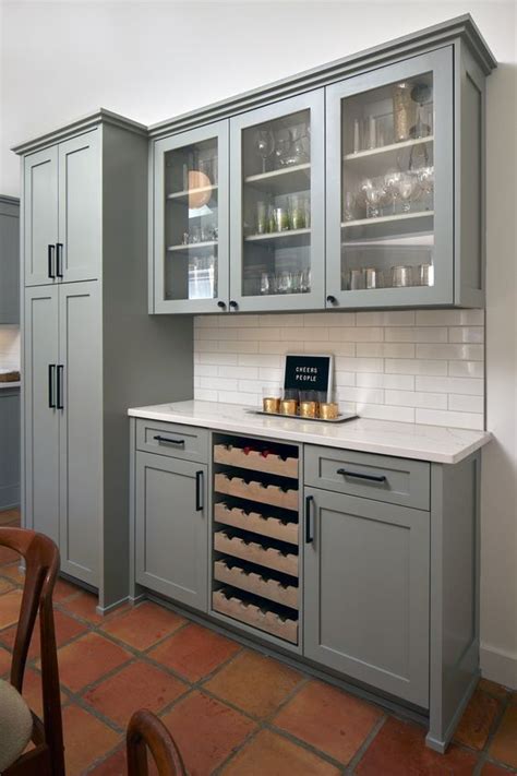 Softening the harshness of its partner colours and soothing those contemporary lines. Farrow & Ball Pigeon Kitchen Cabinets | Green kitchen ...