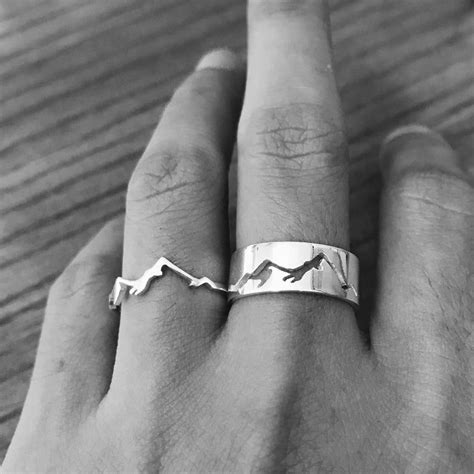 Cherishing a loving relationship with your life partner is easy when you get a set of matching couple rings, which are designed especially for couples like. Stunning wedding ring for bride in 2020 | Matching promise ...