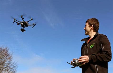 Mainan ini tergolong tradisional dan bisa dikategorikan sebagai mainan klasik. The Blog of Innovations: Hobi Bermain Drone - Helikopter ...