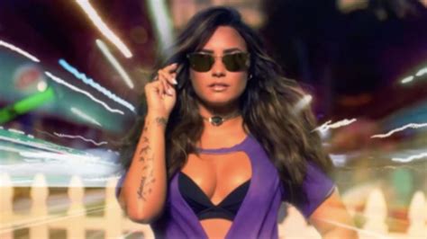 Demi Lovato Debuts Sorry Not Sorry Music Video Parties With Jamie Foxx Wiz Khalifa And Paris
