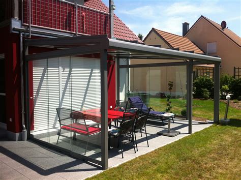 Mit einem knopfdruck können sie die sonneneinstrahlung kontrollieren. Terrassenüberdachung und Markisen Center Regenstauf-Bild ...