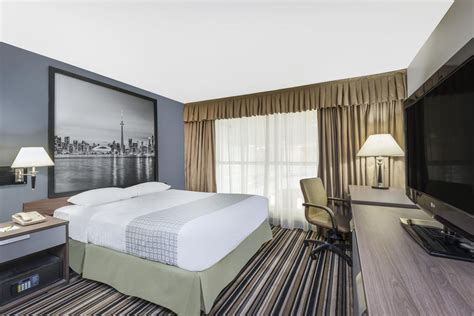 For faster and easier payment, all parking entrances are touch 'n go enabled and we now. Cheap Toronto Hotels near Air Canada Centre - Deals up to ...