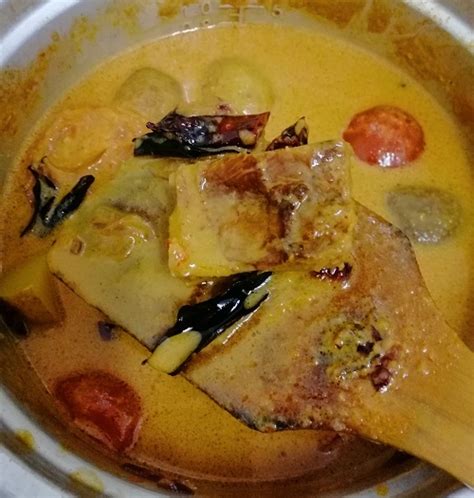 Kari kepala ikan yang pekat berempah, pedas, masam, semua cukup rasa. Resepi dan Cara Membuat Gulai Nanas Ikan Talang Tumis ...