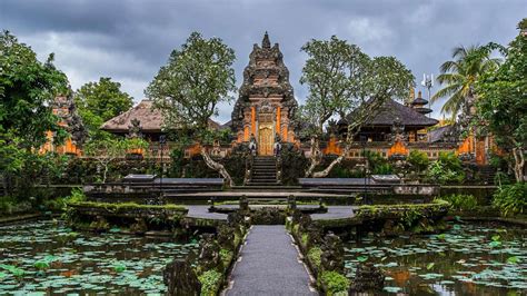 The Magic Of The Palace In Ubud A Place Of Music And Dance Bulgari Resort Bali