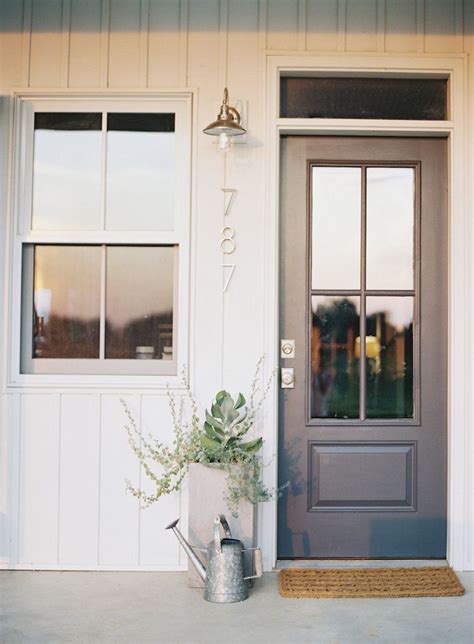 Modern farmhouse interior design continues to grow in popularity. Image from Cottage and Vine | Modern farmhouse exterior ...