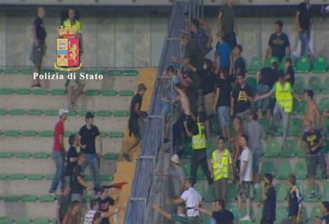 Raccolta cori ultrà reggina :d. Gli scontri tra i tifosi di Hellas e Milan - Corriere Veneto