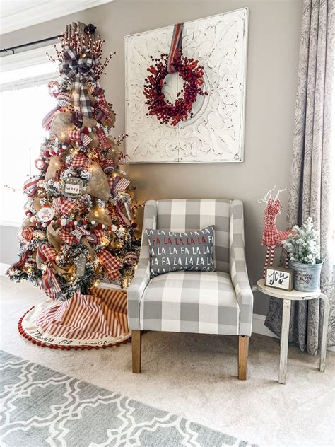 Cozy Christmas Bedroom Decor Ideas To Add Some Holiday Cheer