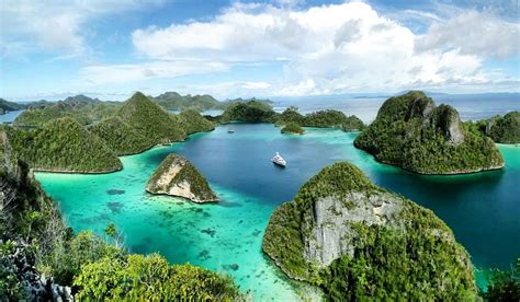 Raja Ampat Papua Wisata Alam Bawah Laut Paling Wow Di Wilayah Timur Indonesia