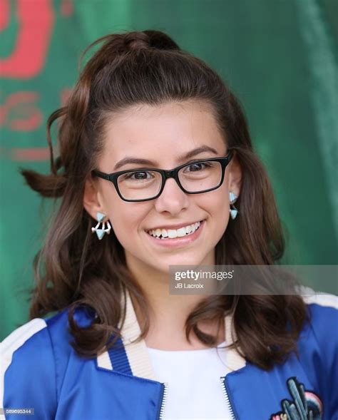 Madisyn Shipman Attends The Premiere Focus Features Kubo And The