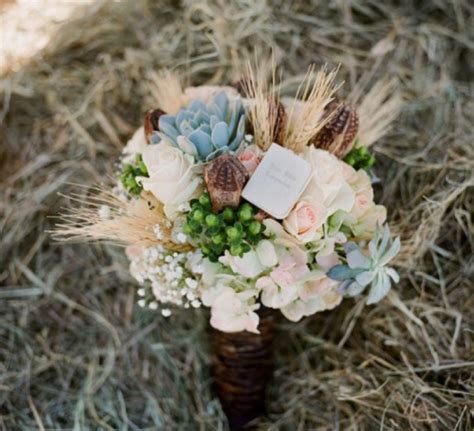 Unique centerpieces · perfect bridal bouquets · use coupon wedding 20 Winter Wedding Bouquets - Rustic Wedding Chic