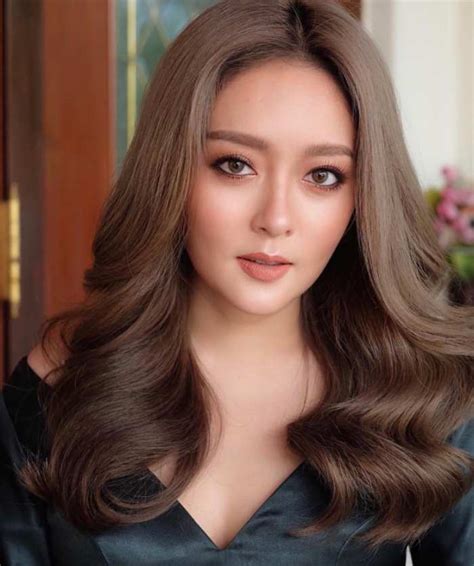 √ 41+ Model Rambut Panjang Wanita 2020 | Trend Model Rambut Terbaru