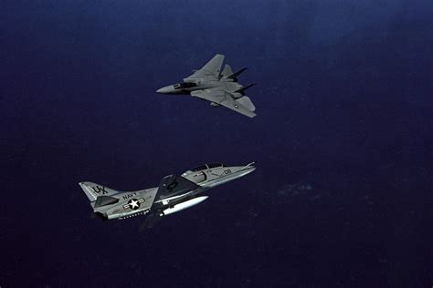Two Unknown F 14 Tomcat Wing Sweep Stories To Celebrate Top Gun Day