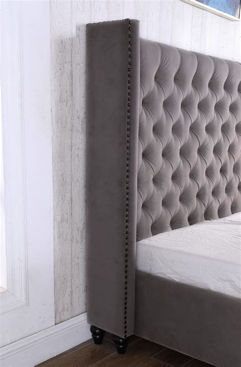 Best Master Furniture Holland Grey Tufted Wingback Platform Bed Cal King
