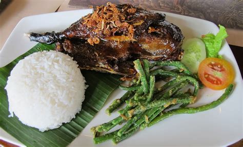 Rumah makan bebek tepi sawah di bali. Inspirasikukeni: Bebek Tepi Sawah di tepi Mall (***)