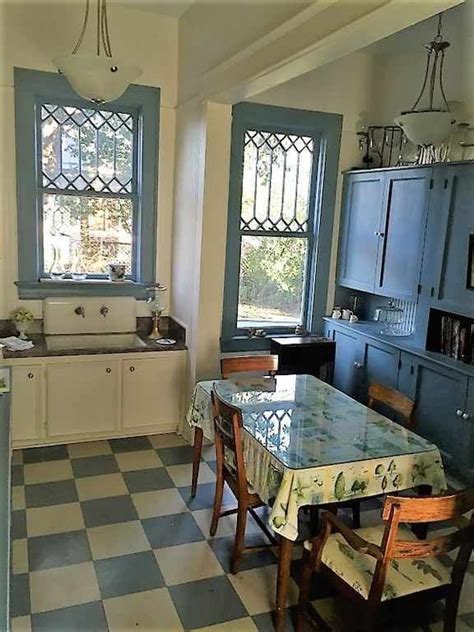 Louis he compiled them into a book he published in 1910 called artistic homes. 1910 - Greenwood, MS | Farmhouse kitchen decor, Farmhouse ...