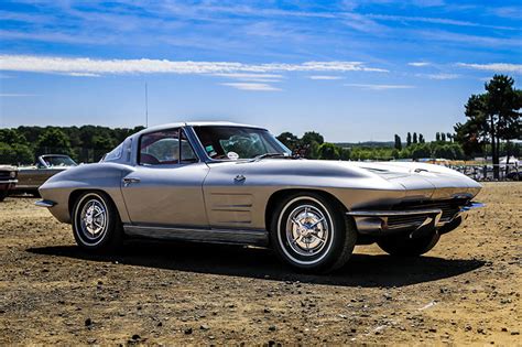 Chevrolet Corvette Wall Print - Cars and Roses