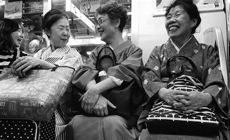 Happy People On The Subway Tokyo Japan Happy People Tokyo Japan Nippon Subway The Past