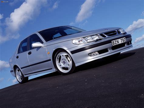 This is a big year for saab: Wallpapers of Saab 9-5 Sedan Aero 1999-2001 (2048x1536)