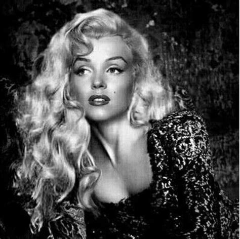 Marylin Monroe Long Hair In Long Hair Styles Marilyn Monroe Vintage Fashion