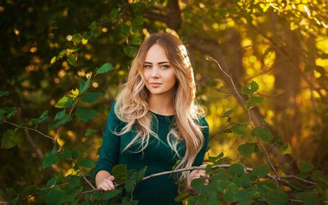 Fondos De Pantalla Luz De Sol Bosque Hojas Mujeres Al Aire Libre Mujer Modelo Pelo Largo