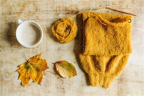 Cozy Warm Yellow Knitting Del Colaborador De Stocksy Léa Jones