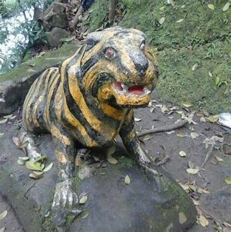 Patung Harimau Di Indonesia Ini Bentuknya Bikin Ngakak Sekaligus