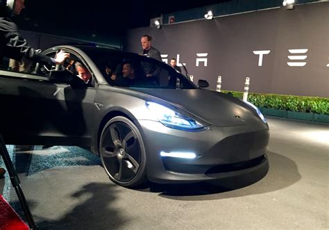 The interior of the tesla model 3 is created in the spirit of minimalism, here you will not find the usual mechanical switches or dashboard. Musk Confirms Model 3 will be RWD with Dual Motor Optional