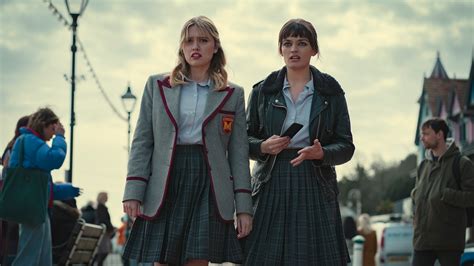 Netflixs “sex Education” Season 3 Gets Release Date First Photos