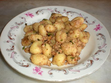 Check spelling or type a new query. Ricetta Gnocchi alle noci e maggiorana, calorie e valori ...