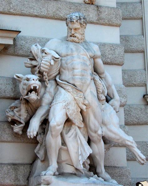 Weitere Herakles Statuen in der Hofburg Rudolfsheim Fünfhaus