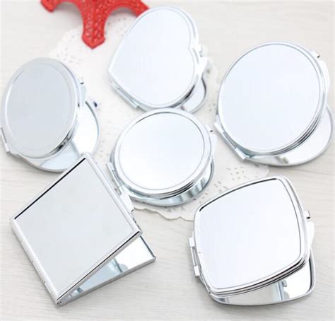 1pcs Portable Women Stainless Steel Makeup Mirror Hand Pocket Folded