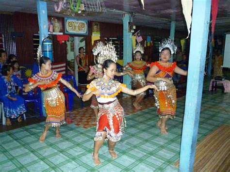 Tarian Tradisional Orang Iban Kampung Budaya Sarawak Tarian Kaum Iban Yolanda Sandyman