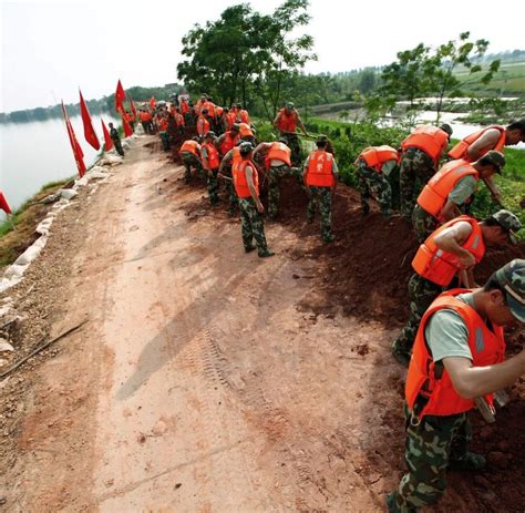 Unsere dienstleistungen im bereich zahnimplantate. Naturkatastrophe: 700 Tote bei Überschwemmungen in China ...