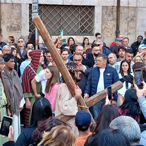 Via Crucis Per Le Vie Del Centro Storico