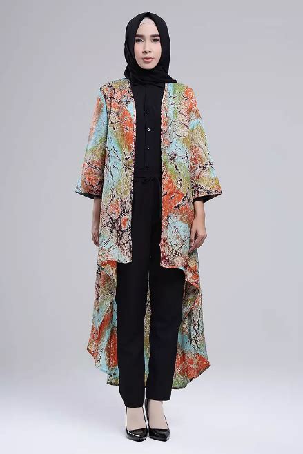 Ingin tahu lebih lanjut tentang model baju batik wanita lengan panjang? #BusanaMuslim | 10 Koleksi Model Outer Batik Lengan ...