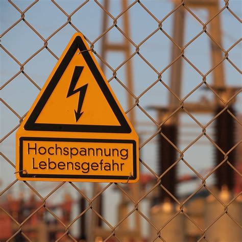 In einigen stadtteilen (aktuell conrebbersweg, constantia, transvaal, larrelt, harsweg und teile der. Stromausfall in Essen: Gleich mehrere Stadtteile betroffen ...