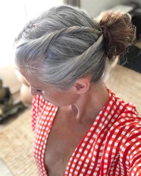 Women With Natural Gray Hair Are In Trend Again 50 Pics