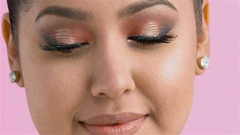 How To Create A Mesmerizing Evening Look With A Rose Gold Glitter Eye
