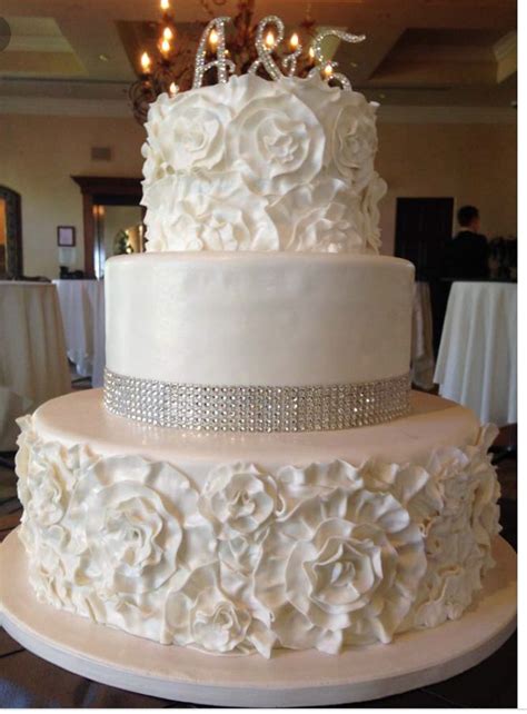 At cakeclicks.com find thousands of cakes categorized into thousands of categories. Pin by Heidi Balk on Wedding | Wedding cake decorations ...