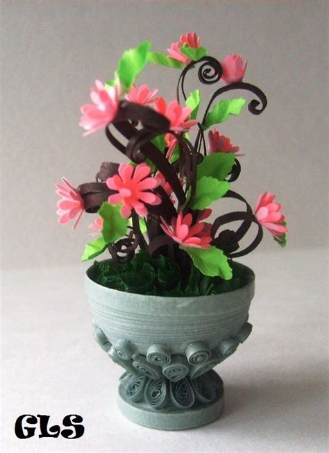 Tiny 3 D Quilled Flower Pots With Flower Arrangements Arte Quilling